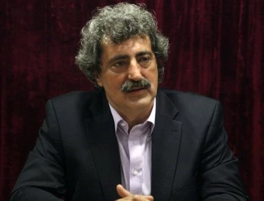 Ο Πολάκης στοχοποιεί τον Συνολάκη: «Δεν ξέρω αν θα προλάβετε να εκκενώσετε το σπίτι σας σε 30-55 λεπτά»